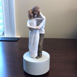 Willow Tree Musical  Couple Hug Susan Lordi Liszt' "Dreams of Love"